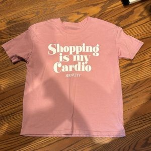 pink t shirt